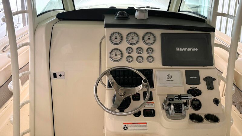 BOSTON WHALER 370 OUTRAGE